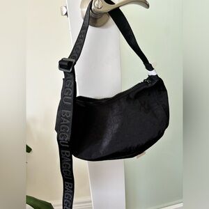 Small black BAGGU shoulder bag w/ adjustable strap NWT
